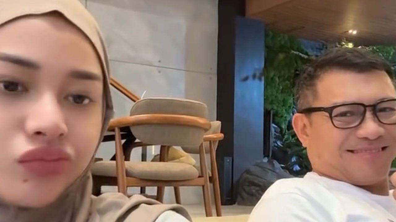 Aurel Hermansyah dan Anang Curi Atensi Saat Ikut Tren Hal-Hal Kecil Harus Bohong, Bapak-Anak Menghibur