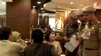 [VIDEO] 9 PNS Tertangkap Basah Sedang Belanja di Jam Kerja