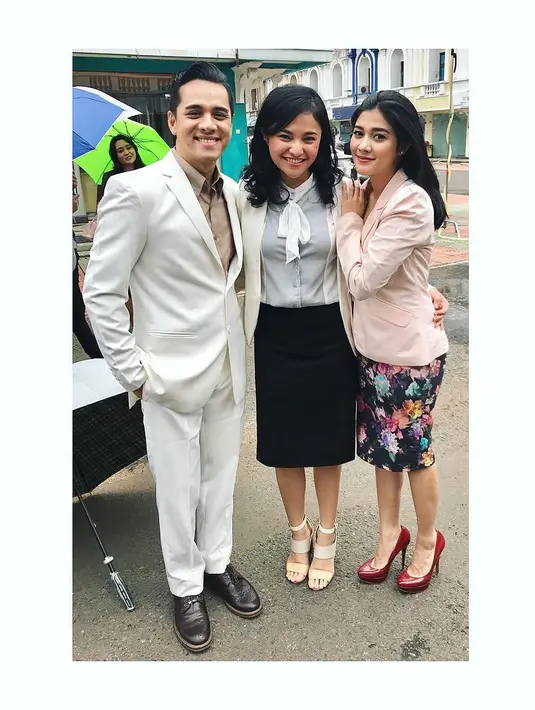 Dalam sinetron Orang Ketiga, ia akan beradu akting aktor senior Naysilla Mirdad atau biasa disapa Nay. Dalam sinetron terbarunya, ibu satu anak itu akan berperan sebagai Yuni. (Instagram/marshanda99)