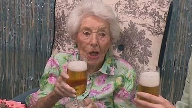 Nenek Berusia 110 Tahun Ini Minum Bir Setiap Hari, Disebut Rahasia Umur Panjang