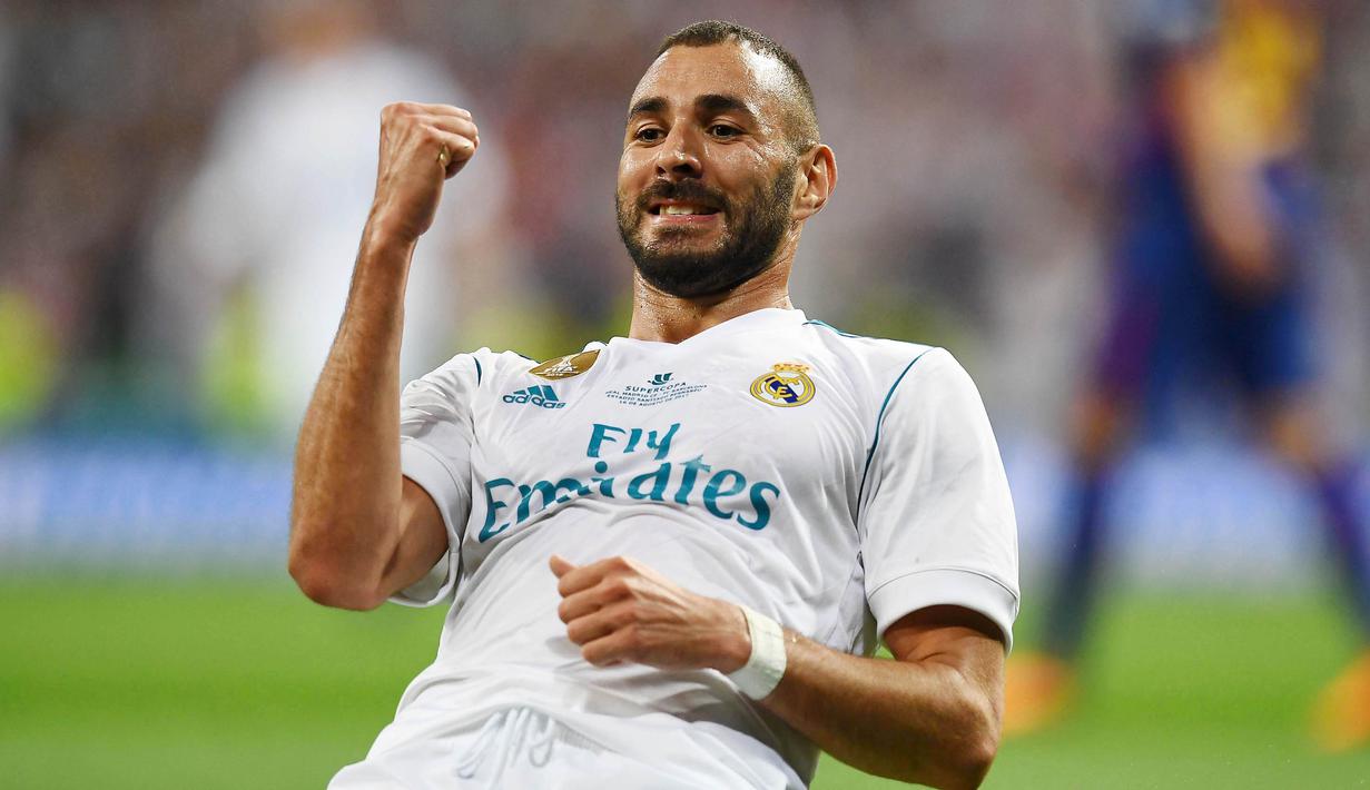 2. Karim Benzema (Real Madrid) - Striker Los Blancos ini telah mengemas 170 gol dari 354 penampilannya di Liga Spanyol. Masih menjadi andalan lini depan Real Madrid, ia masih berkesempatan menambah pundi-pundi golnya di LaLiga. (AFP/Gabriel Bouys)