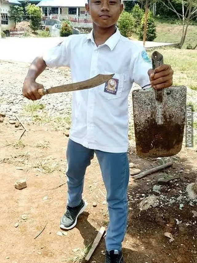 Kelakuan Ekstrem Siswa Saat Sekolah Ini Bikin Geleng-geleng