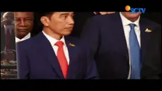 Di vlog Jokowi nampak potret keakraban dari kedua pemimpin negara ini. Presiden Jokowi tersenyum lebar bersama PM Justin Trudeau. 