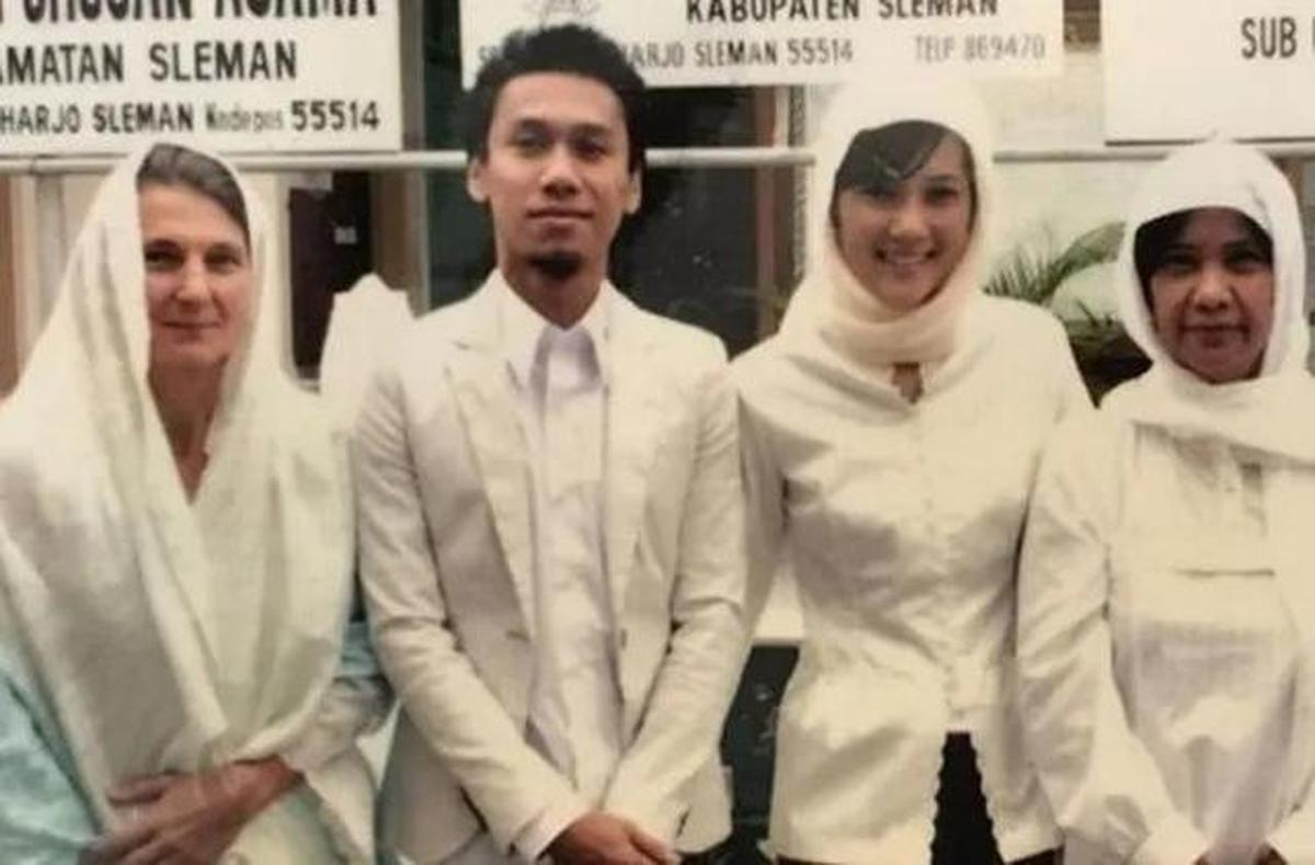12 Artis yang Menikah di KUA, Terbaru Reza SMASH