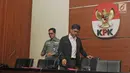 Wakil ketua KPK,  Laode M Syarif (kanan) dan juri bicara KPK, Febri Diansyah jelang konferensi pers di Gedung KPK, Jakarta, Kamis (15/02). KPK menangkap Bupati Lampung Tengah Mustafa. (Liputan6.com/Herman Zakharia)