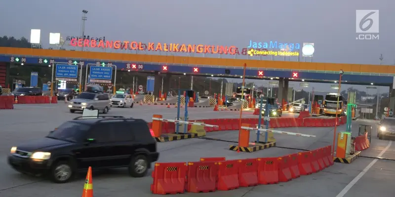 Suasana Arus Balik Lebaran di Gerbang Tol Kalikangkun Semarang