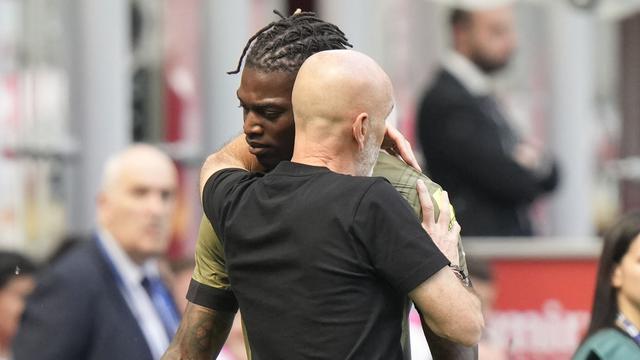 Foto: Kesalnya Rafael Leao saat Ditarik Lebih Awal ketika Laga AC Milan Melawan Lazio di Liga Italia 2022/2023