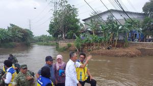 Susur Kali Angke di Tangerang, Menteri PU Temui Dua Masalah Utama Banjir