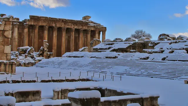 Ketika Salju Selimuti Kota Baalbek di Lebanon