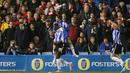 Pemain Lucas Joao Sheffield Wednesday merayakan golnya kegawang Arsenal pada babak keempat Piala Liga Inggris di Stadion Hillsborough, Rabu (28/10/2015) dini hari WIB. Arsenal 0-3. (Reuters / Lee Smith)