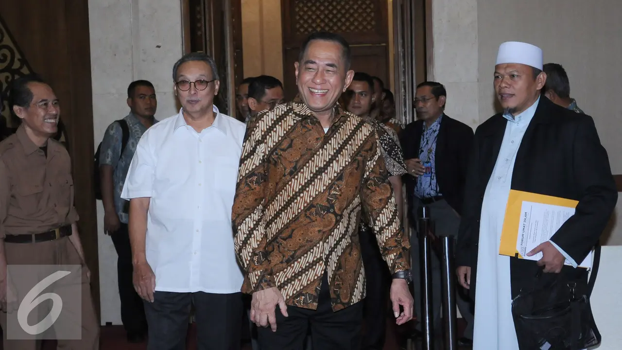 20160513-Menhan-Hadiri-Silaturahmi-Purnawirawan-TNI-HEL