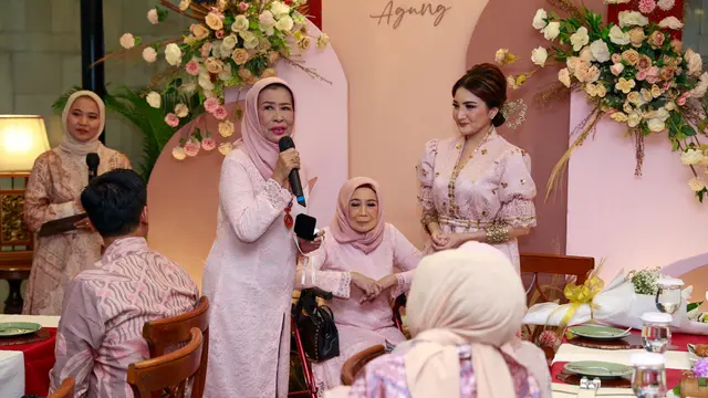 Kiki Amalia Tunangan Agung Nugraha