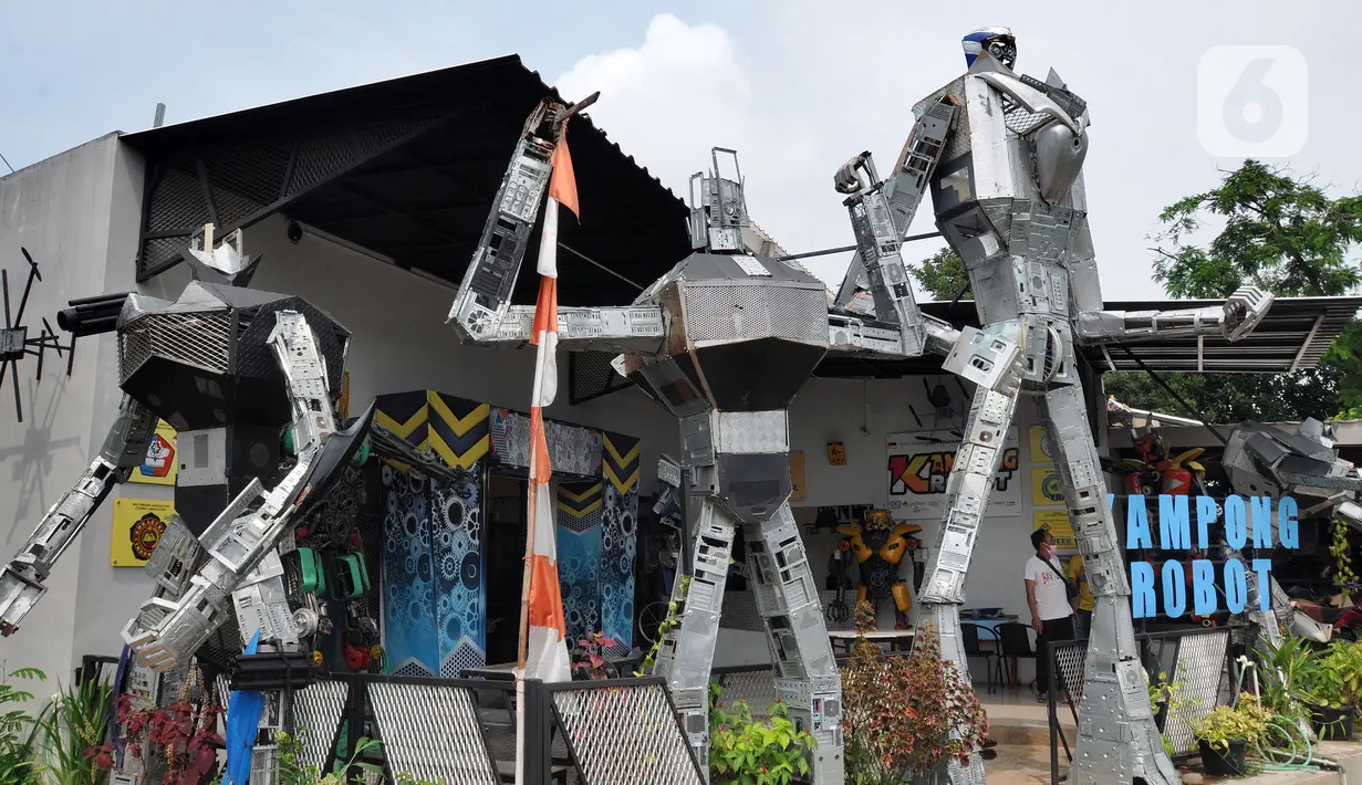 Suasana Kampong Robot di Sarua, Ciputat, Tangerang Selatan, Banten, Jumat (18/3/20222). Kampong Robot yang memiliki program field trip untuk umum ini mengkhususkan pada edukasi robot dari tingkat TK hingga perguruan tinggi. (merdeka.com/Arie Basuki)