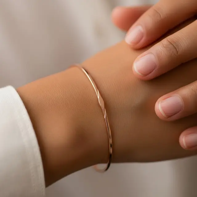 Gelang Emas 4 Gram Tipis Cocok untuk Kulit Sawo Matang