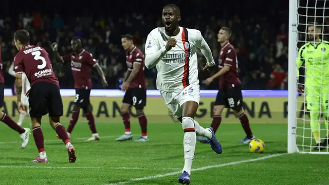 Selebrasi Fikayo Tomori dalam laga Serie A antara Salernitana vs AC Milan, Sabtu (23/12/2023)