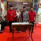 Anggota DPR RI Fraksi PDI Perjuangan (PDIP), Paramitha Widya Kusuma telah mendaftarkan diri bersama Ketua DPC Partai Gerindra Kabupaten Brebes, Wurja sebagai pasangan bakal calon Bupati dan Wakil Bupati Brebes ke KPU Kabupaten Brebes. (Istimewa)