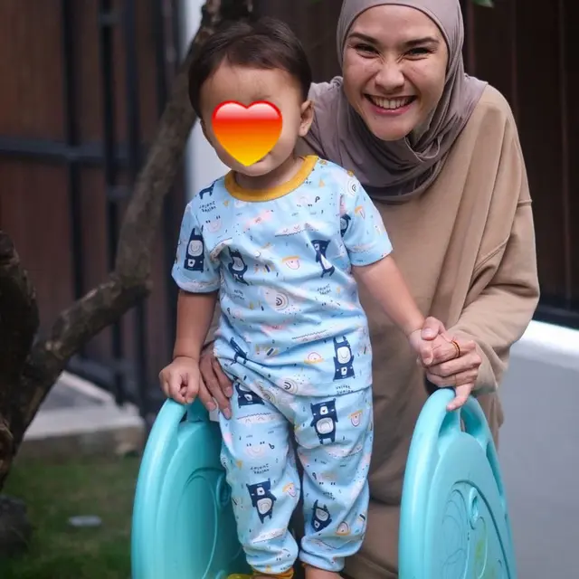 Terpisah Sementara, 6 Artis Ini Tak Bisa Bertemu Bayinya Usai Melahirkan