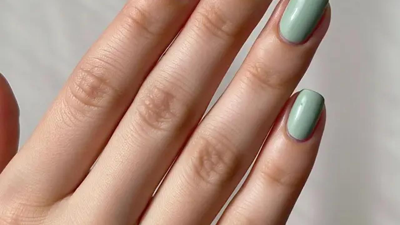 Model Nail Art  (Sumber: Meta AI)