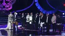 Pemberiaan penghargaan diberikan dalam acara 'Konser Musik Nasional'. Yovie mengatakan bahwa penghargaan itu juga menjadi kado usia Kahitna ke 30 tahun. (Nurwahyunan/Bintang.com)