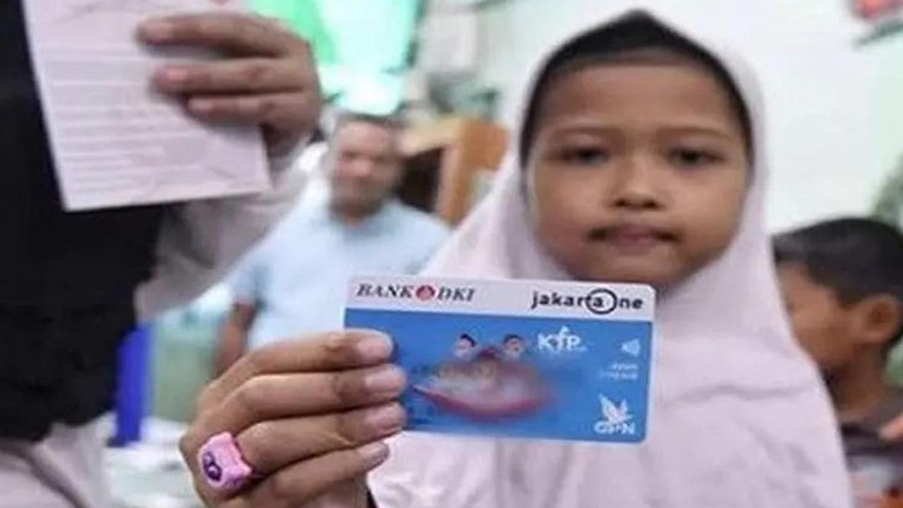 Rencana Syarat Baru Penerima KJP Plus: Nilai Rapor Rata-Rata 70