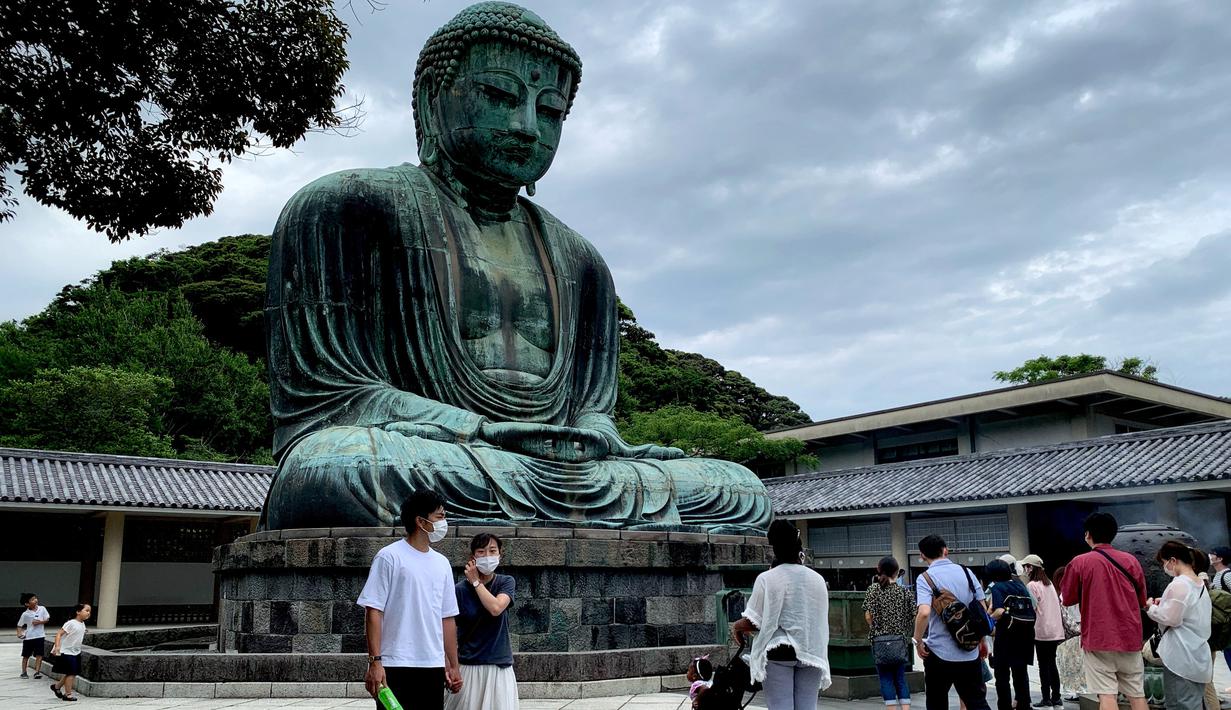 Foto Menyambangi Patung Buddha Raksasa Di Kamakura Lifestyle Liputan6 Com Tugu maung bandung jadi sorotan. foto menyambangi patung buddha raksasa