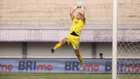 BRI Super League: Sonny Stevens Bagikan Cerita Jadi Pahlawan Dewa United dengan Menepis Penalti Striker Persijap