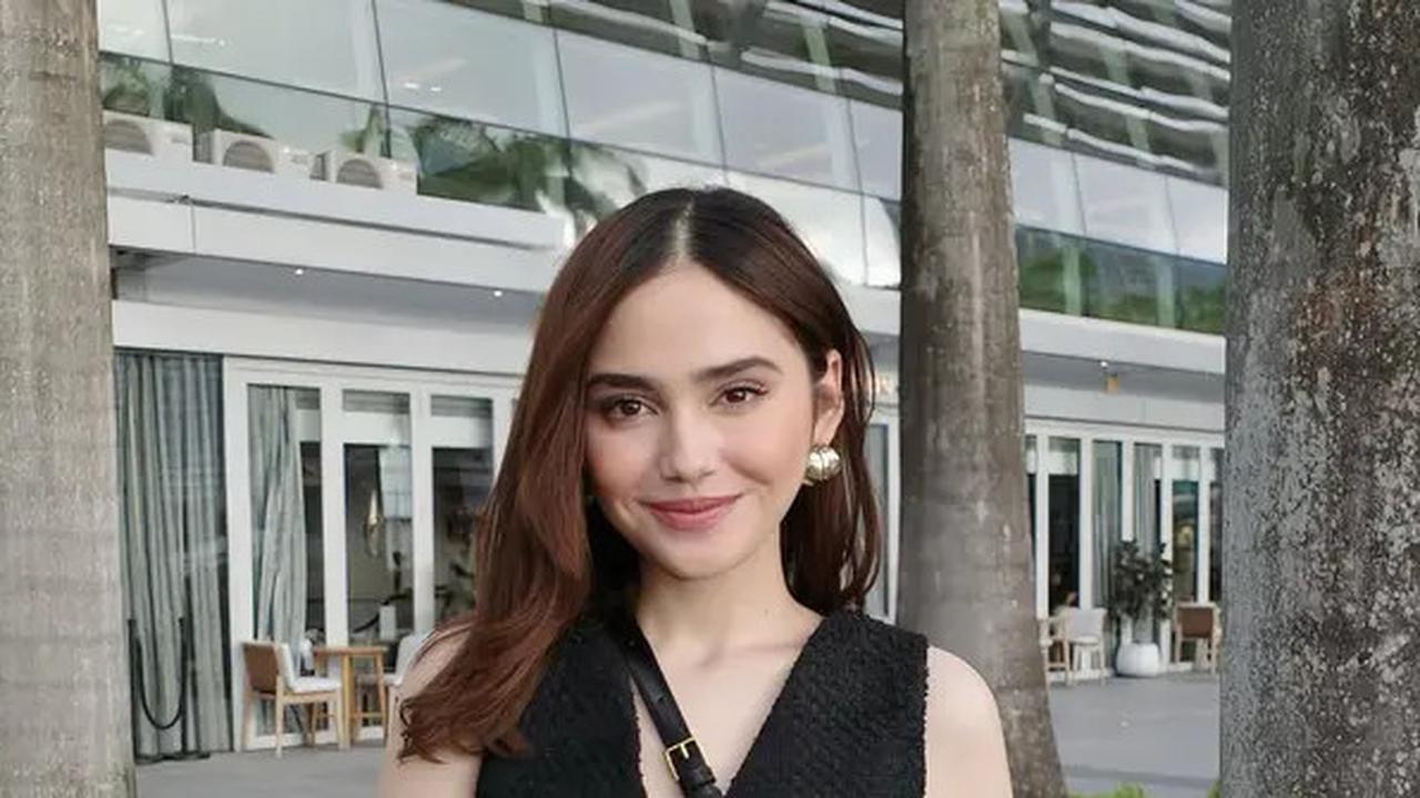Potret Terbaru Syifa Hadju Liburan di Singapura, Pakai Outfit Serba Hitam Sambil Tenteng Tas Mewah Harga Fantastis