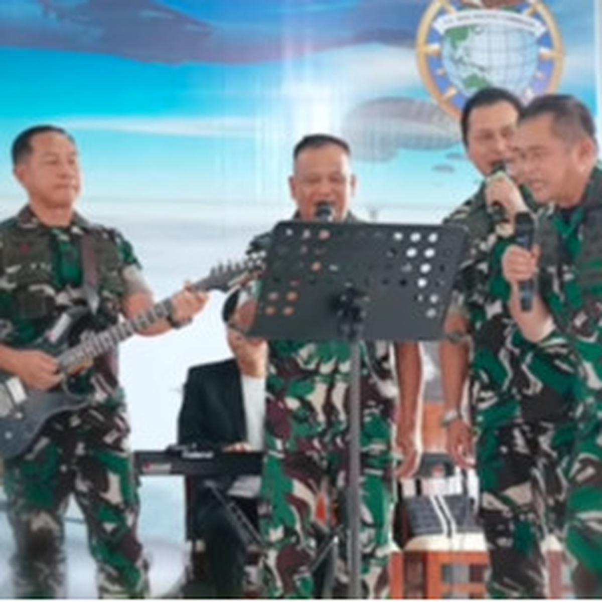 Momen Panglima TNI dan KEpala Staf Tampil Bareng