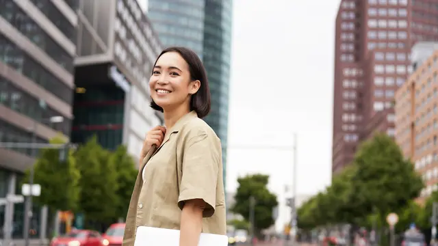 perempuan cantik dan cerdas