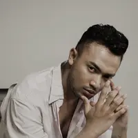 Disutradari Prialangga, Jajang Bagus rilis lagu tentang kehilangan berjudul Masih (Menunggumu).