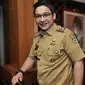 Wakil Wali Kota Palu Sigit Purnomo alias Pasha Ungu didampingi istri Adelia Wihelmina saat tiba di Kemendagri, Jakarta, Senin (12/8/2019). Kedatangan Pasha tersebut untuk bertemu Mendagri Tjahjo Kumolo guna membahas sejumlah masalah internal pengelolaan Kota Palu. (merdeka.com/Iqbal S. Nugroho)