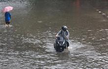 FOTO: Jembatan Tiga Terendam Banjir ,  Aktivitas Warga Terganggu