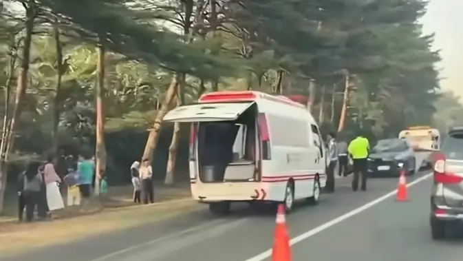 Kronologi Kecelakaan BYD Tabrak Raize hingga Terguling di Tol Jagorawi