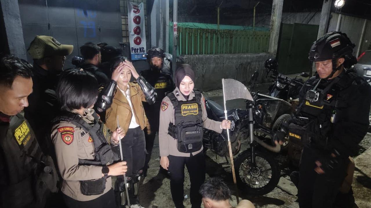 Viral Acungkan Sajam di Pasupati, Empat Remaja Ditangkap Saat Diduga Hendak Tawuran