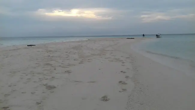 Gusung Sanggalau, Pulau Pasir di Kepulauan Derawan, Kalimantan Timur. (Liputan6.com/Ramdania El Hida)