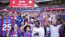 Para suporter Crystal Palace mendukung timnya dalam laga final Piala FA melawan Manchester City yang berlangsung di Stadion Wembley, London, Inggris, Sabtu (17/05/2025). (AP Photo/Kirsty Wigglesworth)