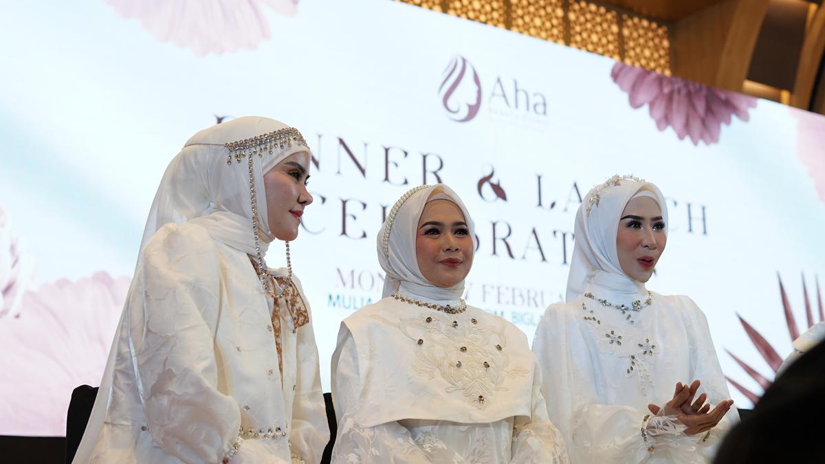 Punya Double Chin di Usia 50an, Dea Mirella Bakal Jajal Perawatan Kecantikan Andalan Artis Hollywood