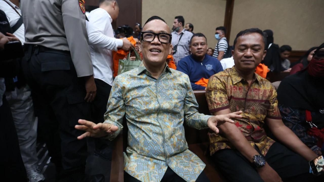 FOTO: Eks Wamenaker Noel Ebenezer Hadiri Sidang Perdana Kasus Pemerasan Sertifikat K3