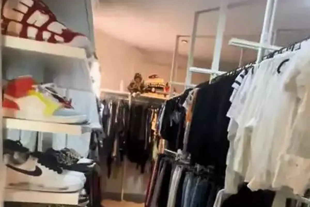 Potret walk in closet Rina Nose (Sumber: TikTok/@anaktv_pecintakorea)