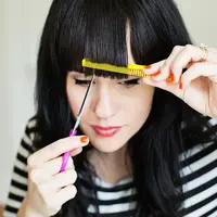 Ilustrasi merawat poni pendek. (via: abeautifulmess.com)