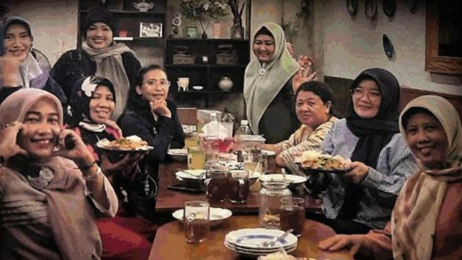 Menguak Representasi Keperempuanan dalam 'Selamat Pagi Donna' di Panggung Sinema.