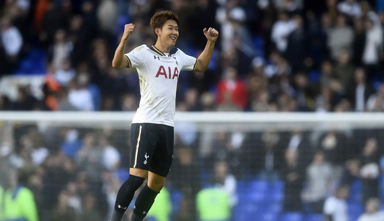 Pemain Tottenham asal Korea Selatan, Heung-Min Son berada pada peringkat ketiga dengan 15 gol. Gol yang dicetak Son untuk Spurs terjadi pada semua kompetisi selama musim 2016-2017. (EPA/Will Oliver)