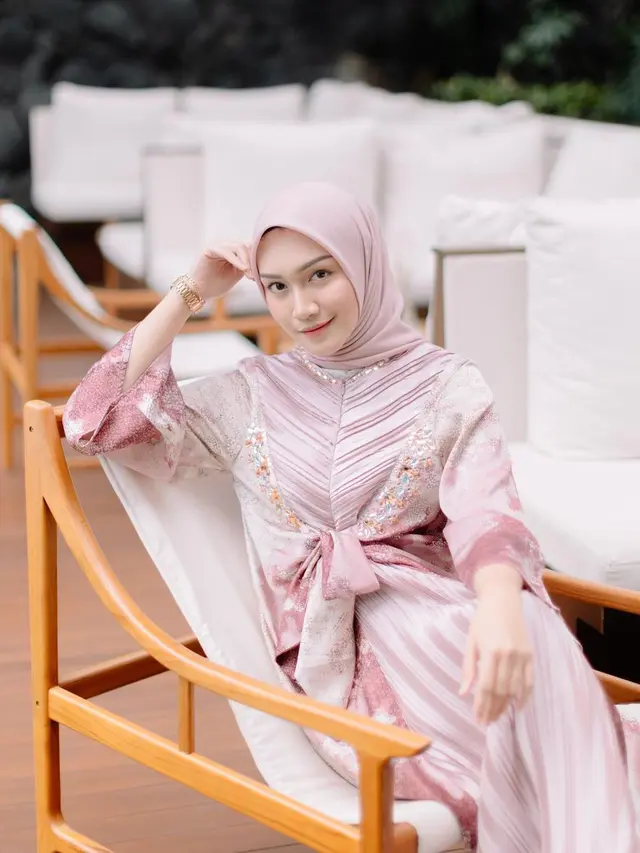 Rumah Tangganya Kandas, Ini 5 Potret Seleb Rayakan Lebaran 2023 Tanpa Suami