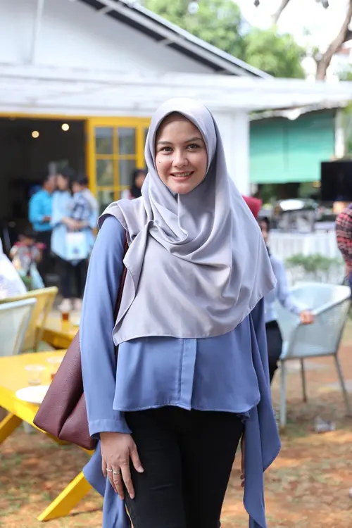 Jinsiy olatni massajini tomosha qiling