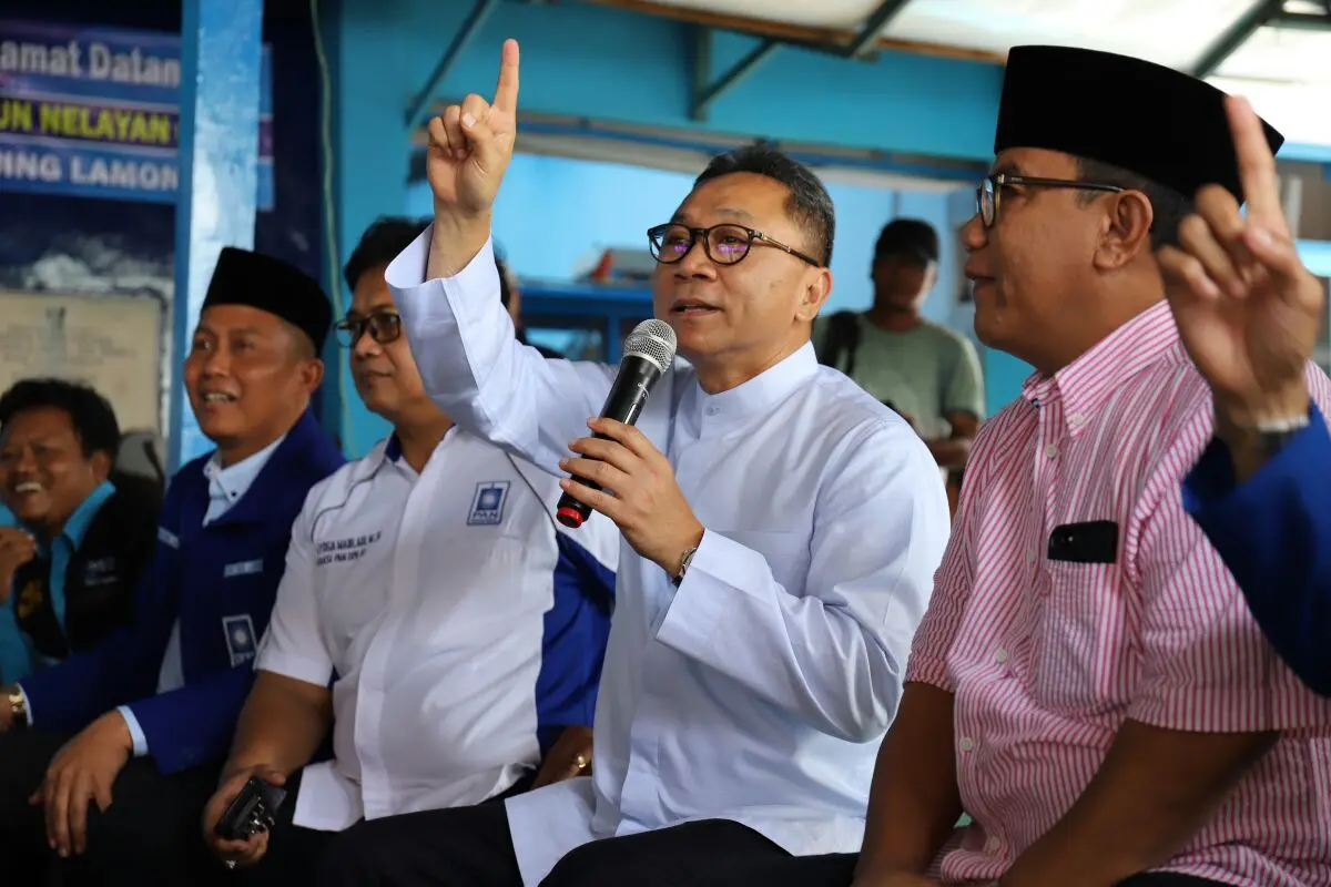 Ketua MPR Zulkifli Hasan menemui para nelayan Lamongan, Jawa Timur (Istimewa).