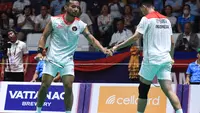 Ganda putra Indonesia, Pramudya Kusumawardana/Yeremia Erich Yoche Yacob Rambitan, saat tampil pada semifinal bulutangkis beregu putra SEA Games 2023, di Phnom Penh Kamboja, Rabu (10/5/2023). (Bola.com/PBSI)