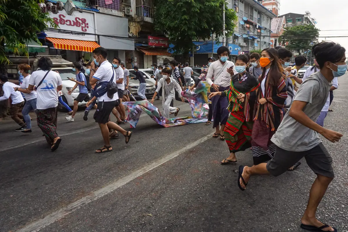 Pengunjuk Rasa Kembali Turun ke Jalan Protes Kudeta Militer Myanmar