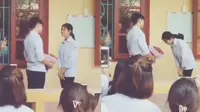 Momen viral cowok nembak cewek di sekolah (Sumber: Twitter/jangansokkerass)