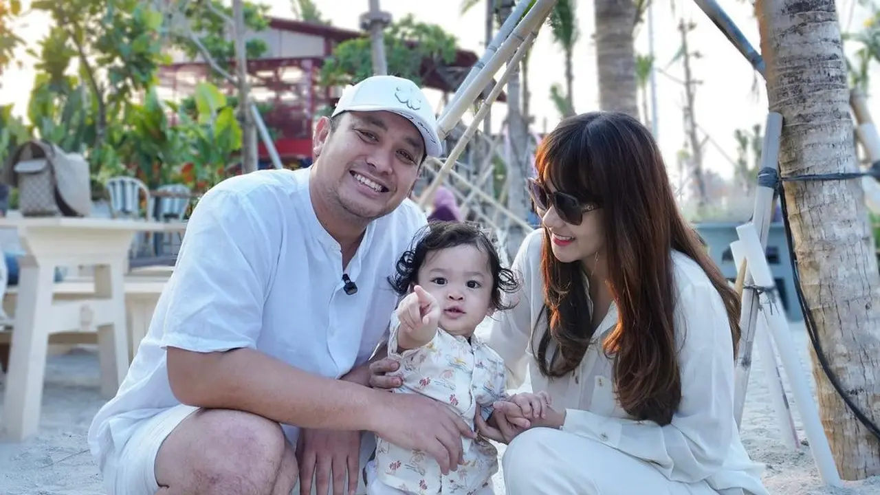 Gilang Dirga dan Adiezty Fersa