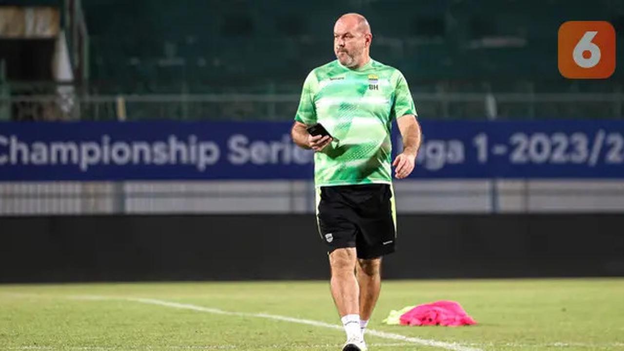 Terkena Akumulasi Kartu, Bojan Hodak Duduk di Tribun VIP karena Tak Bisa Dampingi Persib di Laga Lawan PSM